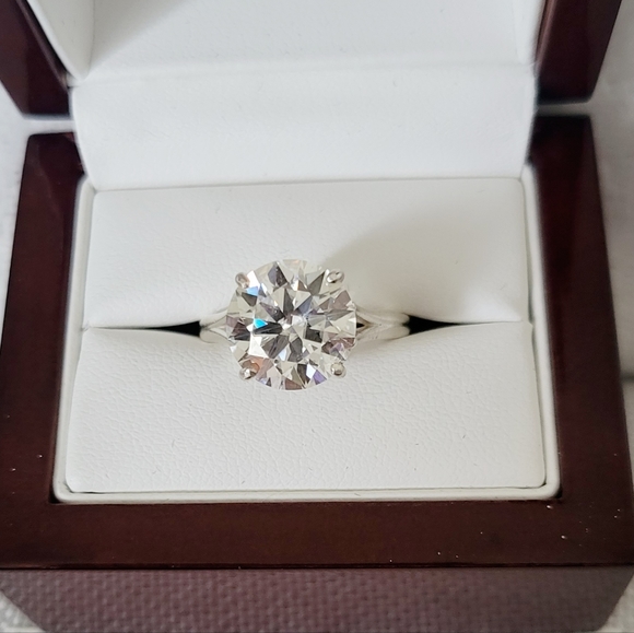 New 4ct Certified Moissanite Diamond Ring, Size 7 - Picture 3 of 11